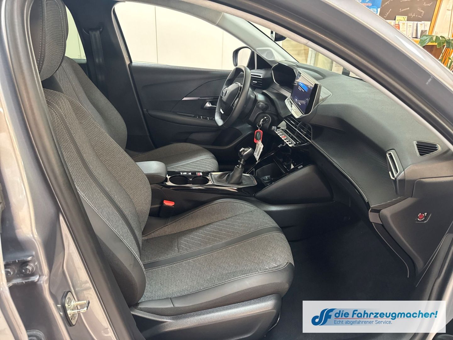 Fahrzeugabbildung Peugeot 208 Allure Navi Digitales Cockpit LED Apple CarP