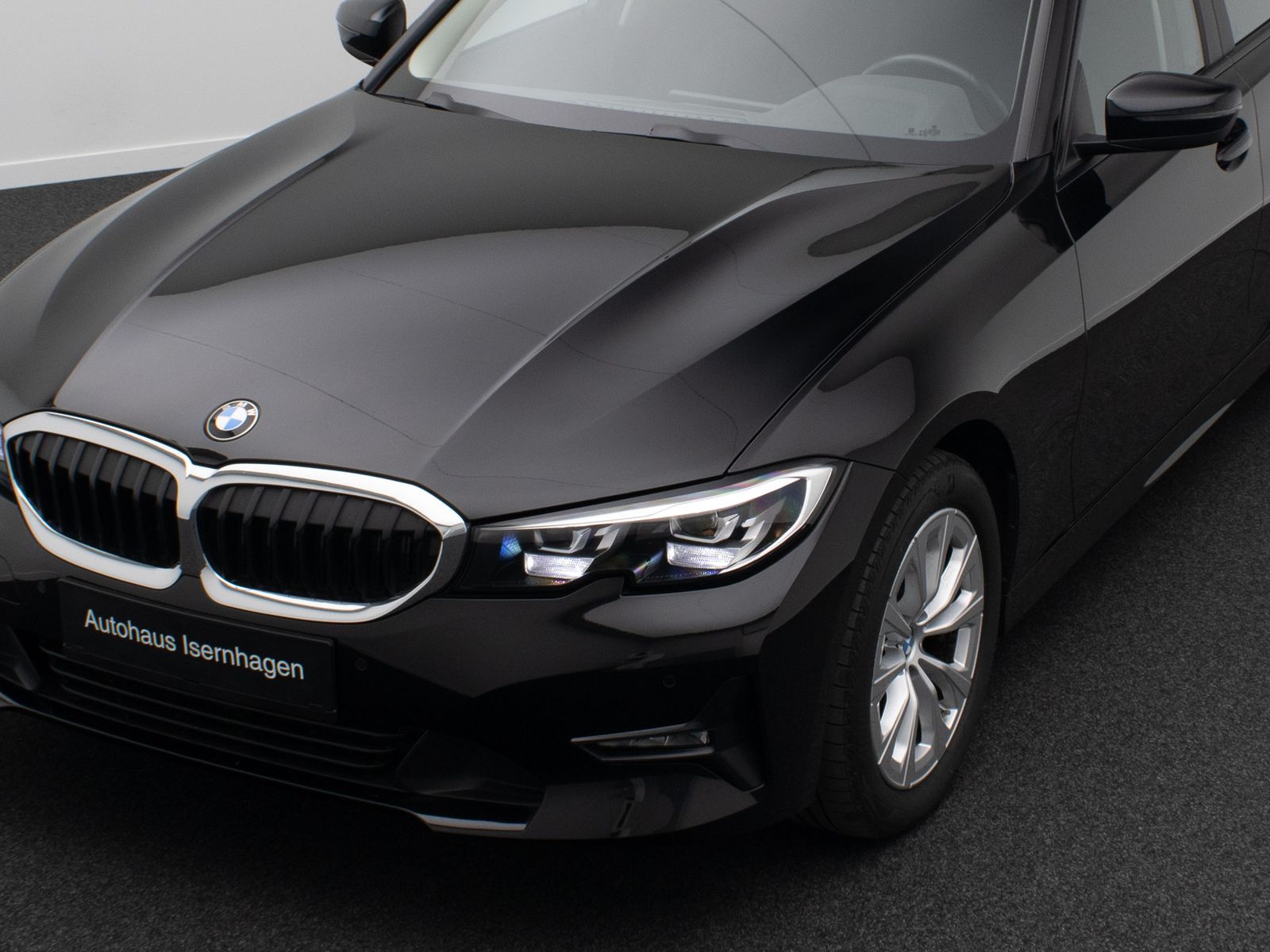 Fahrzeugabbildung BMW 320d xD Alarm DAB DriveAss PDC Geschwindig WiFi