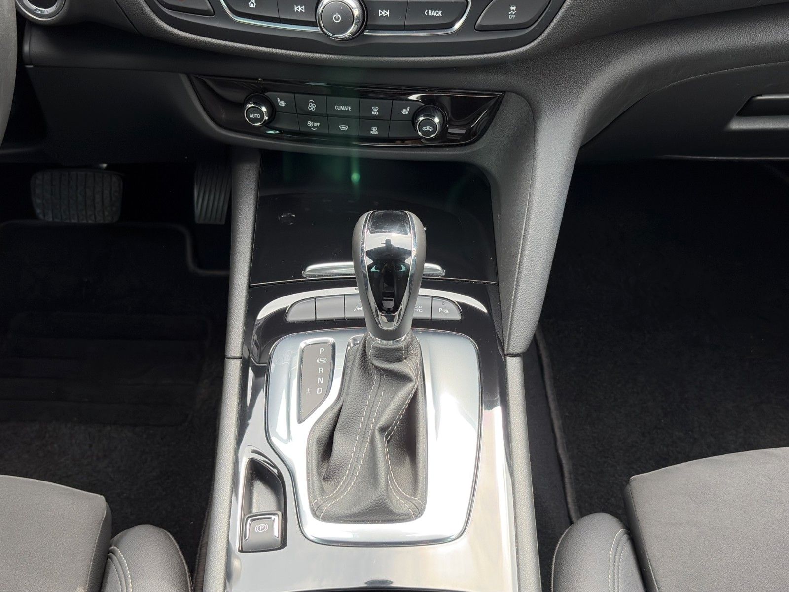 Fahrzeugabbildung Opel Insignia B Sports Tourer 4x4*AHK*Massage*LED*SHZ