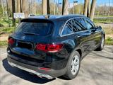 Mercedes-Benz GLC 220 d 4MATIC Autom. - HUD, AHK, Schiebedach - Mercedes-Benz GLC 220 in München