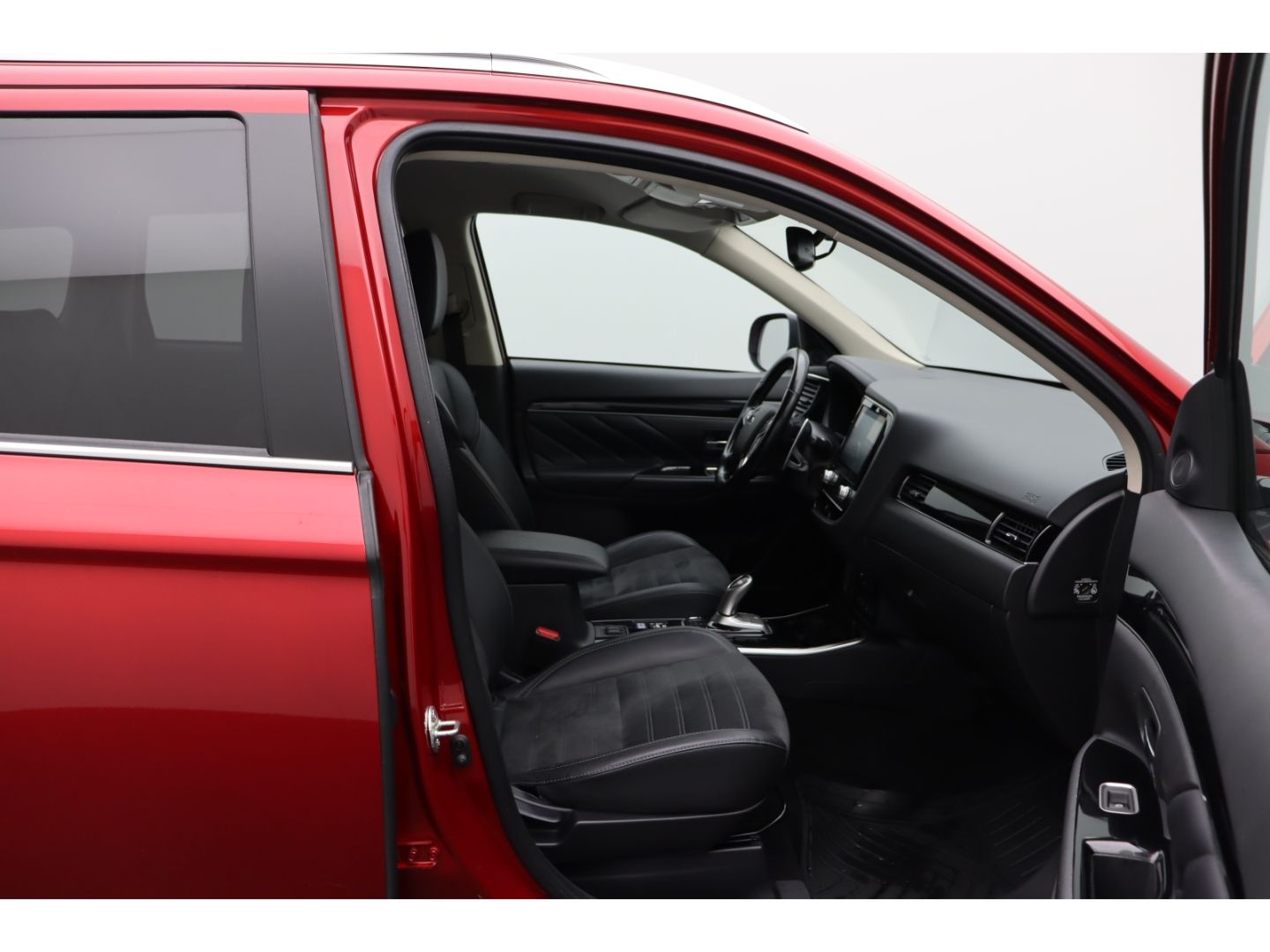 Fahrzeugabbildung Mitsubishi Plug-in Hybrid Outlander PHEV 2.4 Plus 4WD ACC,