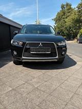 Mitsubishi Outlander 2.0 MIVEC Invite 2WD Invite - Mitsubishi Outlander von privat