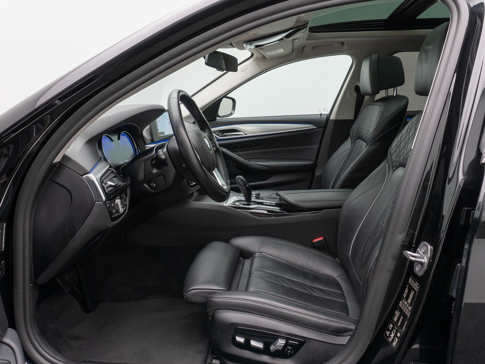 Fahrzeugabbildung BMW 540i xD Luxury Line HUD DAB Massage Panorama AHK