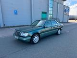 Mercedes-Benz Mercedes E 200 W 124 Oldtimer - Mercedes-Benz E 200: W124