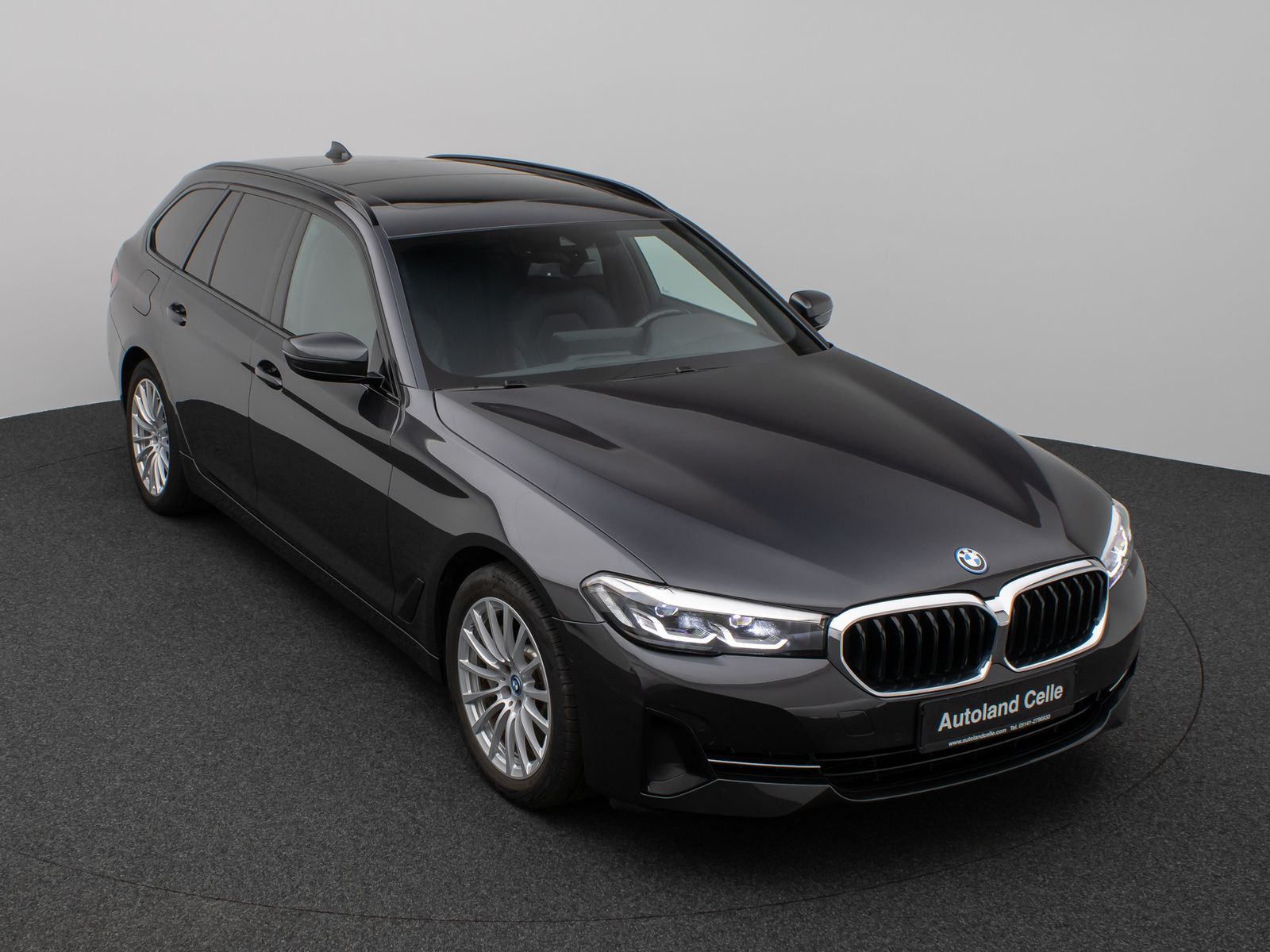 Fahrzeugabbildung BMW 530e Panorama Kamera DAB H/K WLAN Alarm Sport