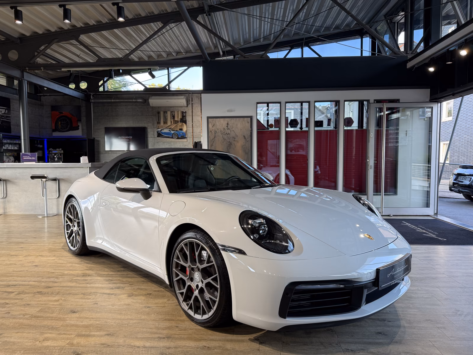 Porsche 992 Carrera 4S Cabriolet PDK*CHRONO*