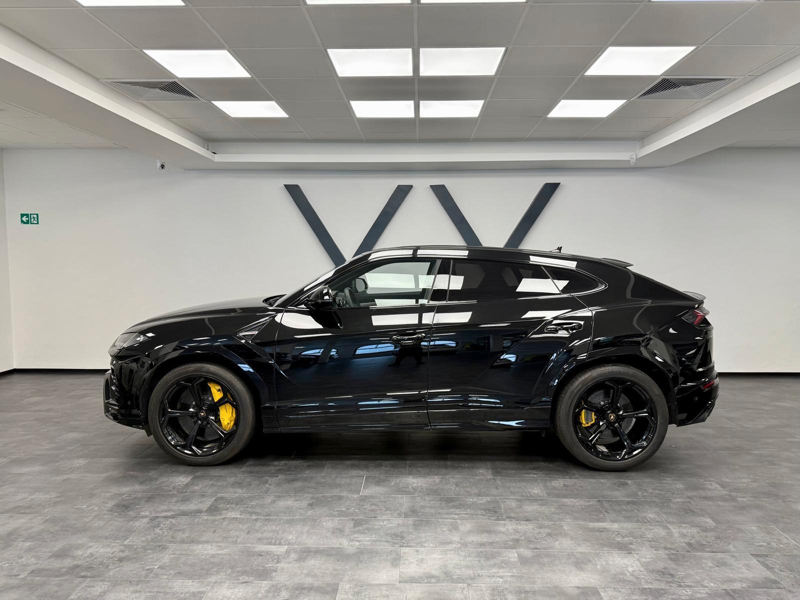Lamborghini Urus,Voll,B&O,22"Zoll, Neue Inspektion, Garantie