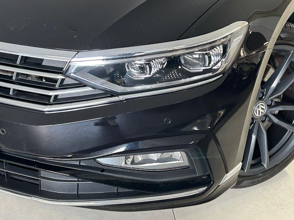 Volkswagen Passat Var 4M R-Line*NAVI*ViCO*STH*PANO*HUD*LED*