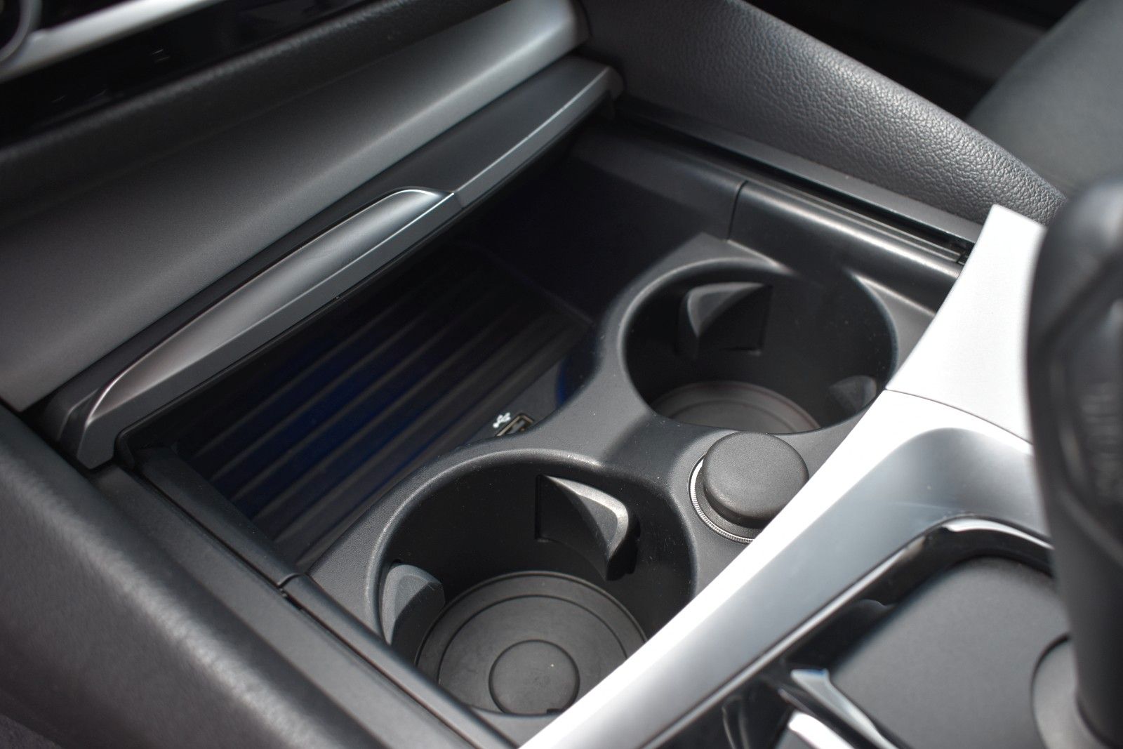 Fahrzeugabbildung BMW BMW 520d Touring Head Up/Anhänger/Driving Assist