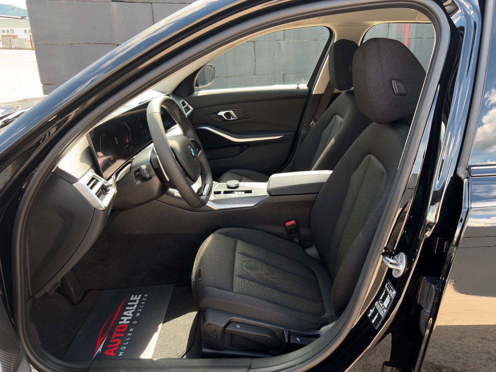 Fahrzeugabbildung BMW 318i Touring 3Z-Klima Kamera Tempomat Alarm SHZ