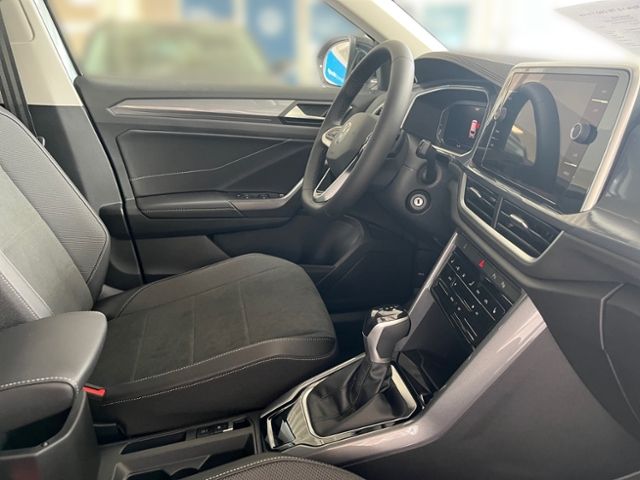 Fahrzeugabbildung Volkswagen T-Roc 1.5 TSI DSG STYLE AHK IQ.DRIVE GJR ANSCHLU
