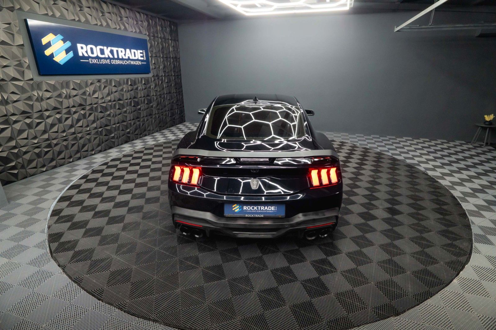 Fahrzeugabbildung Ford Mustang 5.0 Ti-VCT V8 Dark Horse TREMEC 6-Gang