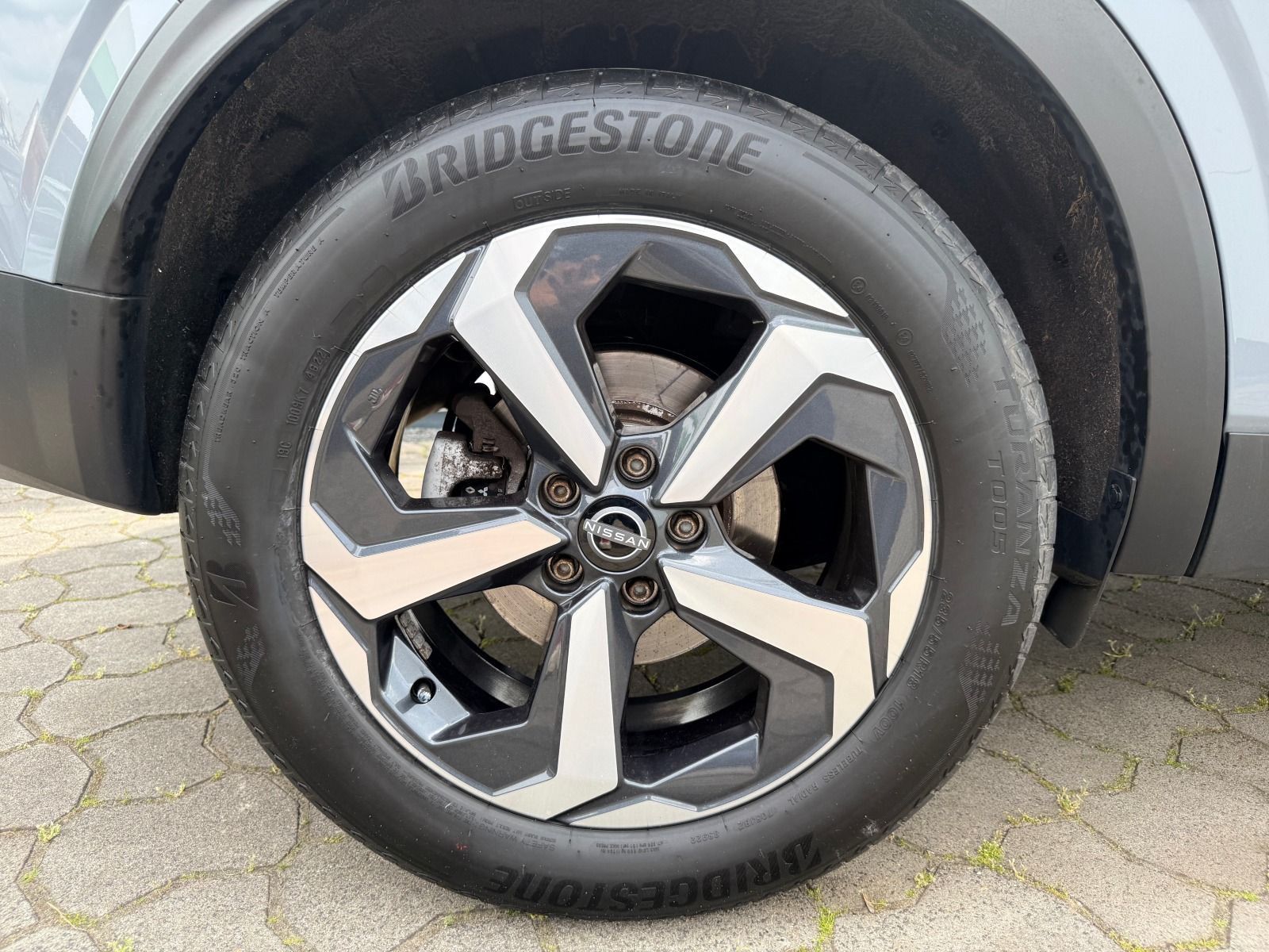 Fahrzeugabbildung Nissan Qashqai 1.3 DIG-T N-Connecta*360°Cam*Head-Up*eHe