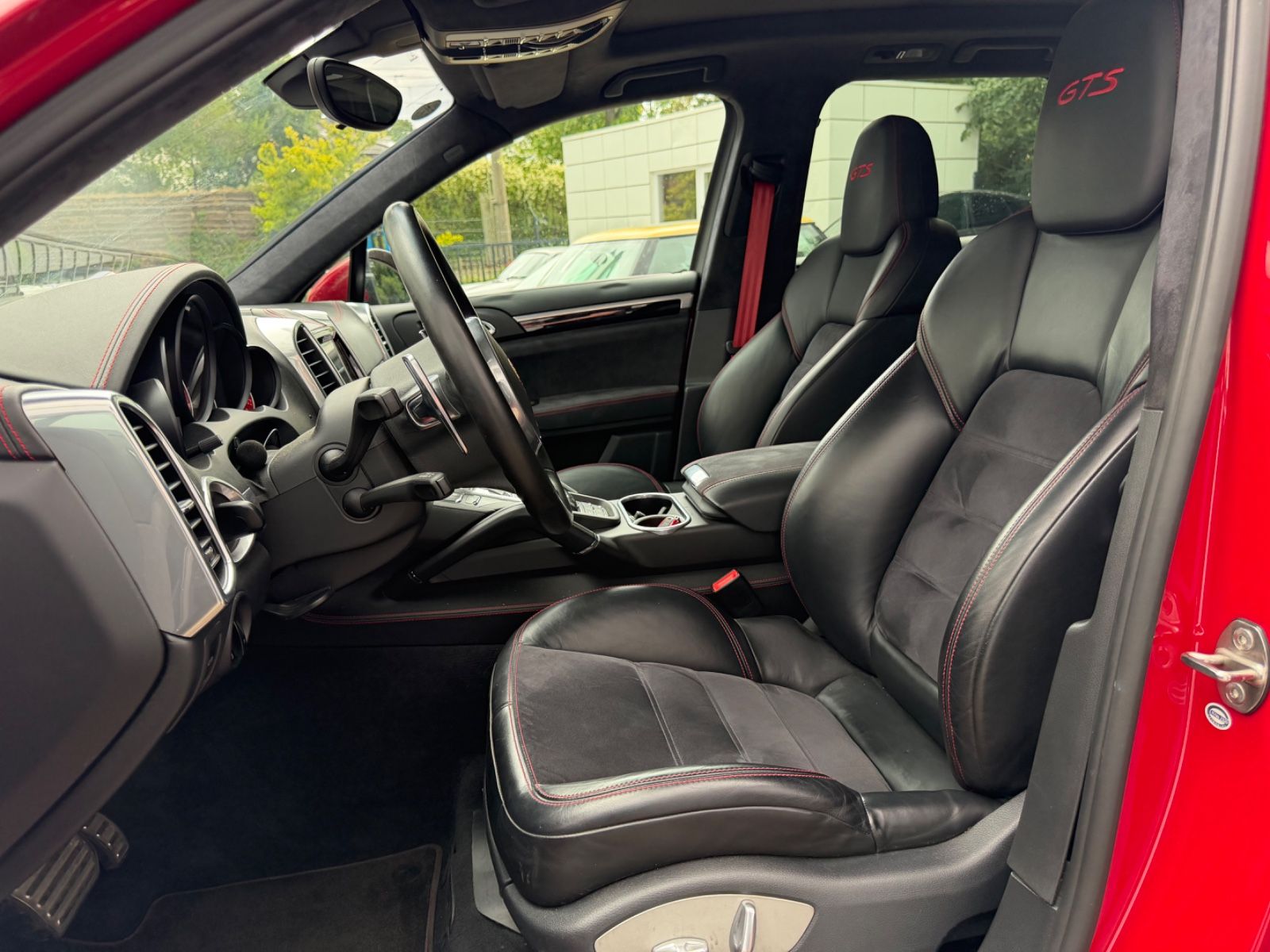 Porsche Cayenne GTS foto 12