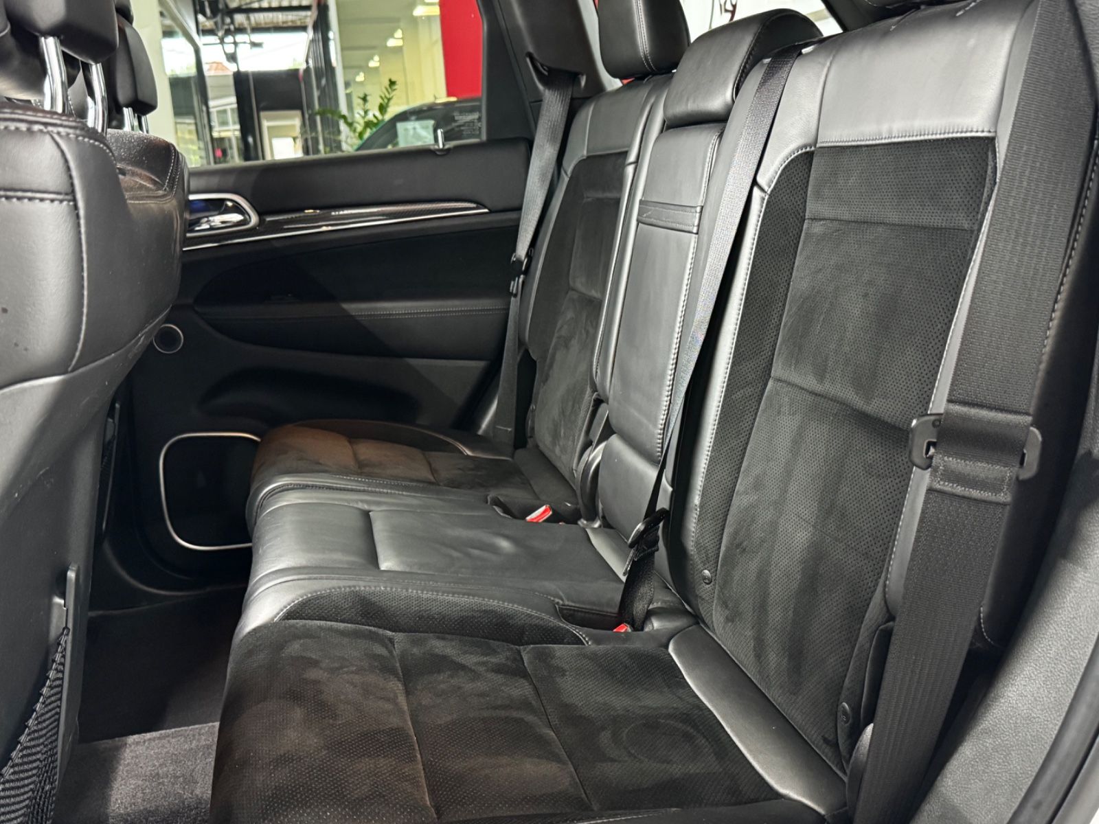 Fahrzeugabbildung Jeep Grand Cherokee 6.4 V8 HEMI SRT   "LPG-Gasanlage"
