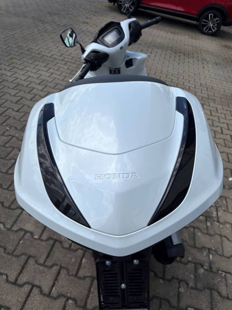 Fahrzeugabbildung Honda SH 125i Smart Key Top Case MY 2026