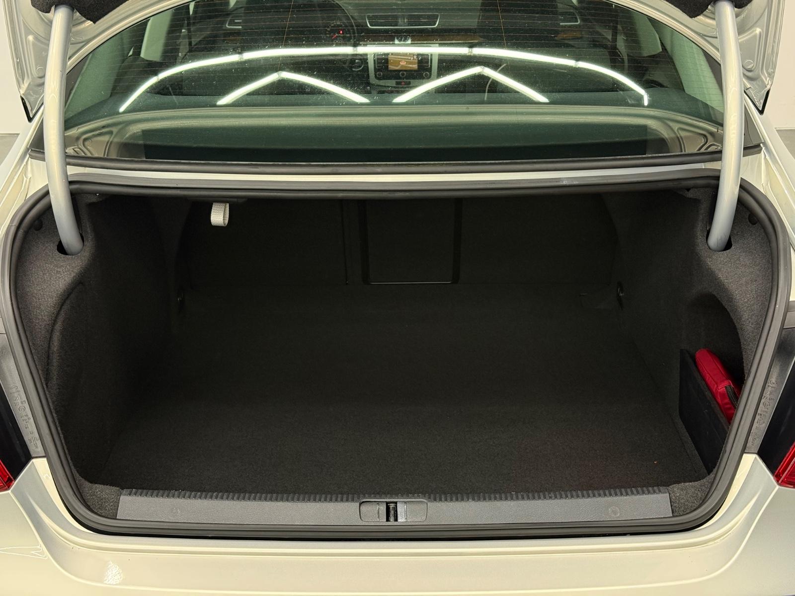 Volkswagen Passat CC BMT 4Motion ACC*NAVI*KAMERA*BIXENON