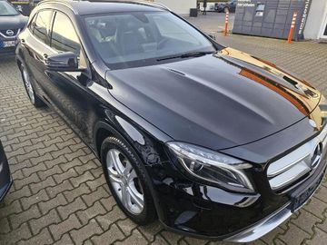 Bild 2 Mercedes-Benz GLA 180 Urban,Score 8-fach bereift