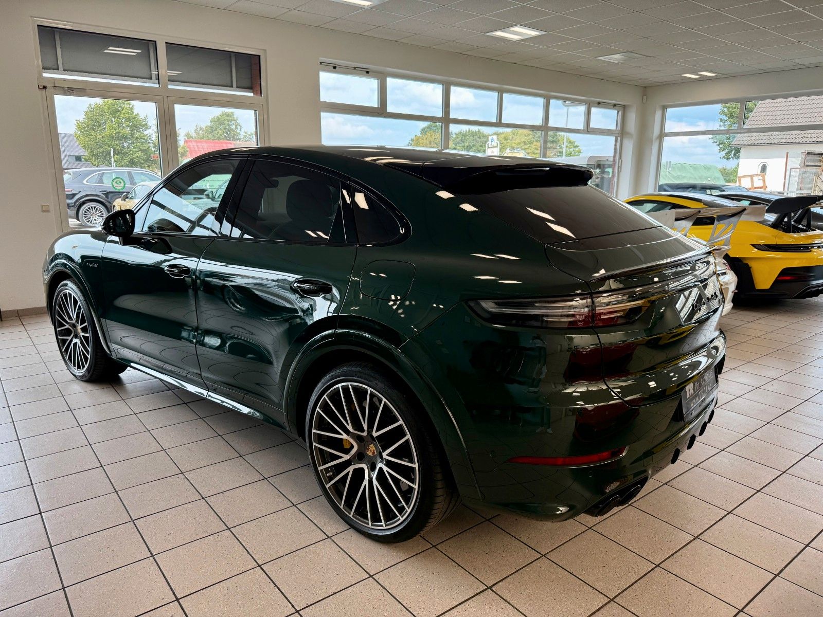 Fahrzeugabbildung Porsche Cayenne Coupe Turbo S E-Hybrid APPROVED / PTS