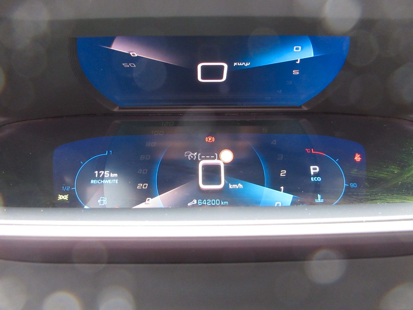 Fahrzeugabbildung Peugeot 208 GT Pack LED/NAVI/SHZ/PANO/HEADUP/PDC/17"