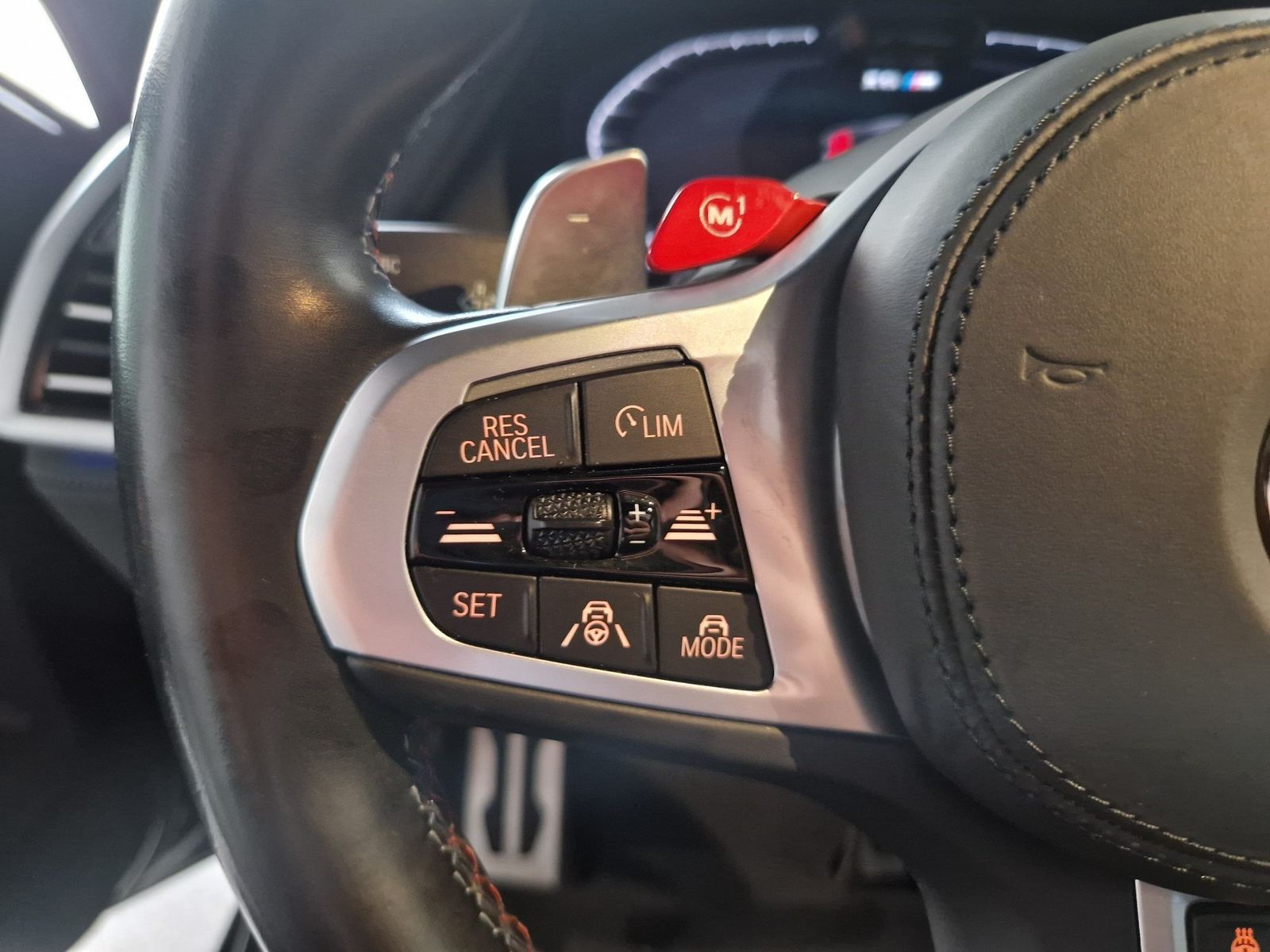 BMW X6 M  xDrive Competition HUD LED Harman-Kardon – Bild 24