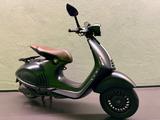 Vespa 946 Emporio Armani - Limited Edition Nr. 1268 - VESPA AUTOMATIK