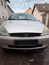 Ford Focus MK1 Ghia 1.6 - Ford Focus aus 2001: Ghia