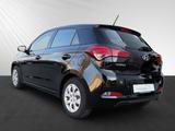 Hyundai i20 1.2 Trend *Bluetooth*Klima*SHZ* - Hyundai i20: Schwarz