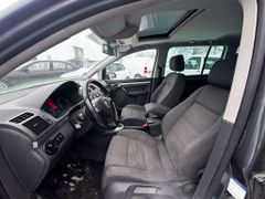 Fahrzeugabbildung Volkswagen Touran Highline Schiebedach AHK NAVI