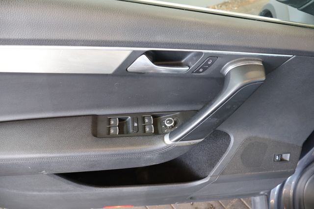 Volkswagen Passat Alltrack 2.0 TDI DSG 4M STDHZG+PANO+AHK