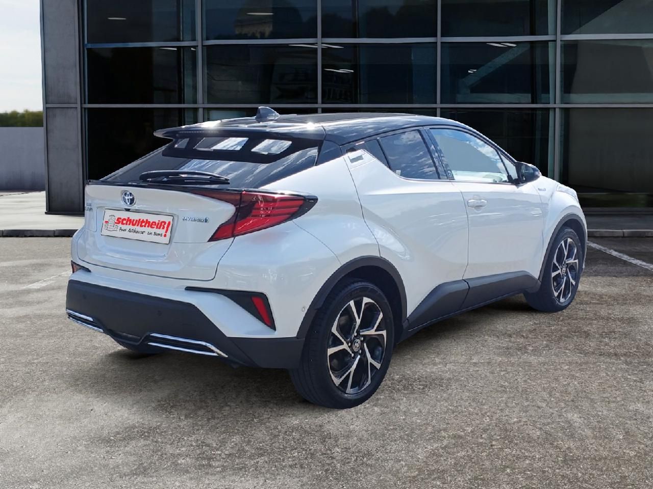 Fahrzeugabbildung Toyota C-HR Hybrid Team D