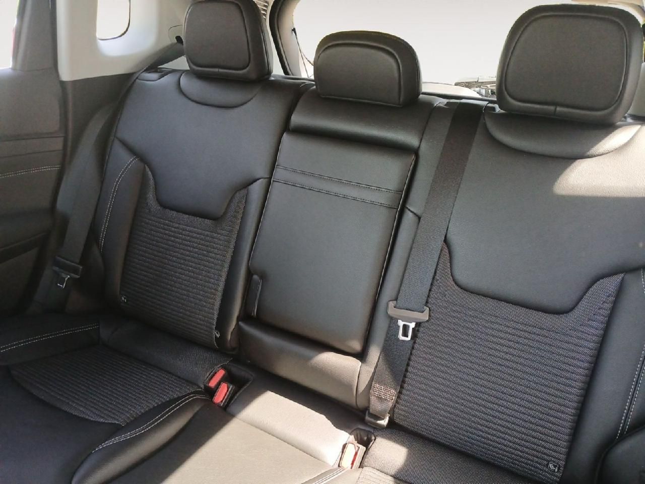 Fahrzeugabbildung Jeep Compass 80th Anniversary FWD