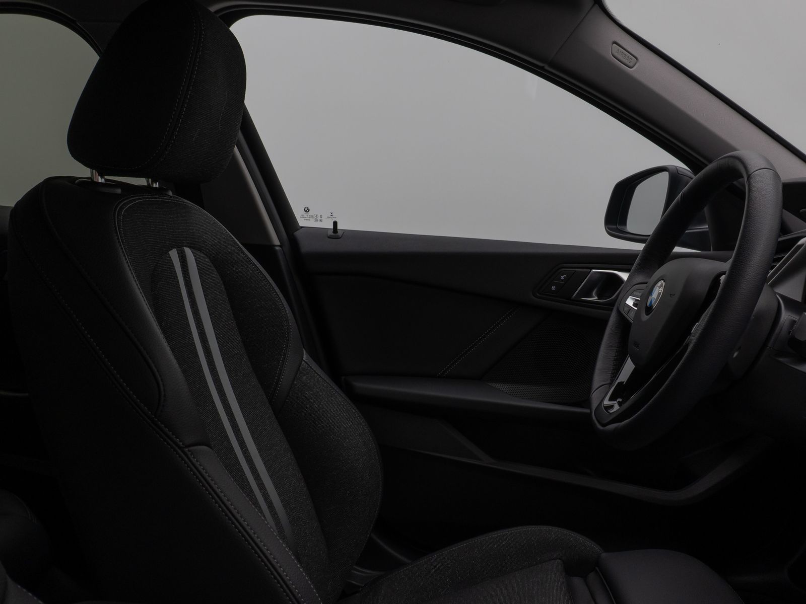 Fahrzeugabbildung BMW 118i DAB WLAN PDC Geschwindigkeitsreg Sport LED