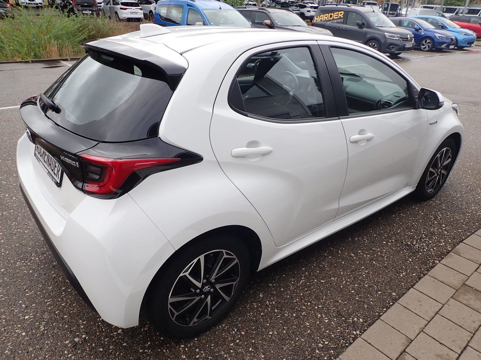 Fahrzeugabbildung Toyota Yaris 1.5 Hybrid Team Deutschland
