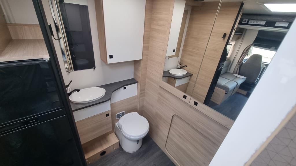 Autohaus Zimpel & Franke -  Challenger 260 neues Modell 8 Gang Automatik+Markise+Solar - Bild 12