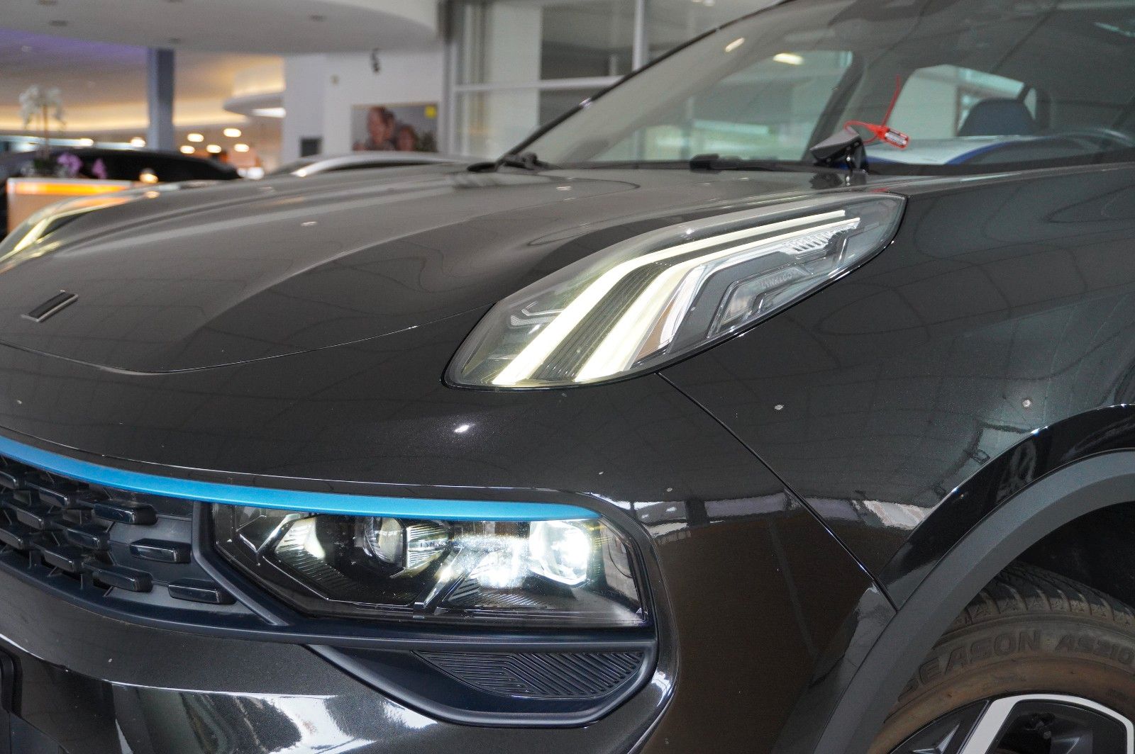 Fahrzeugabbildung Lynk&Co 01 1.5T HEV HYBRID NAVI/LED/SPORT/VIRT./PANO/DAB