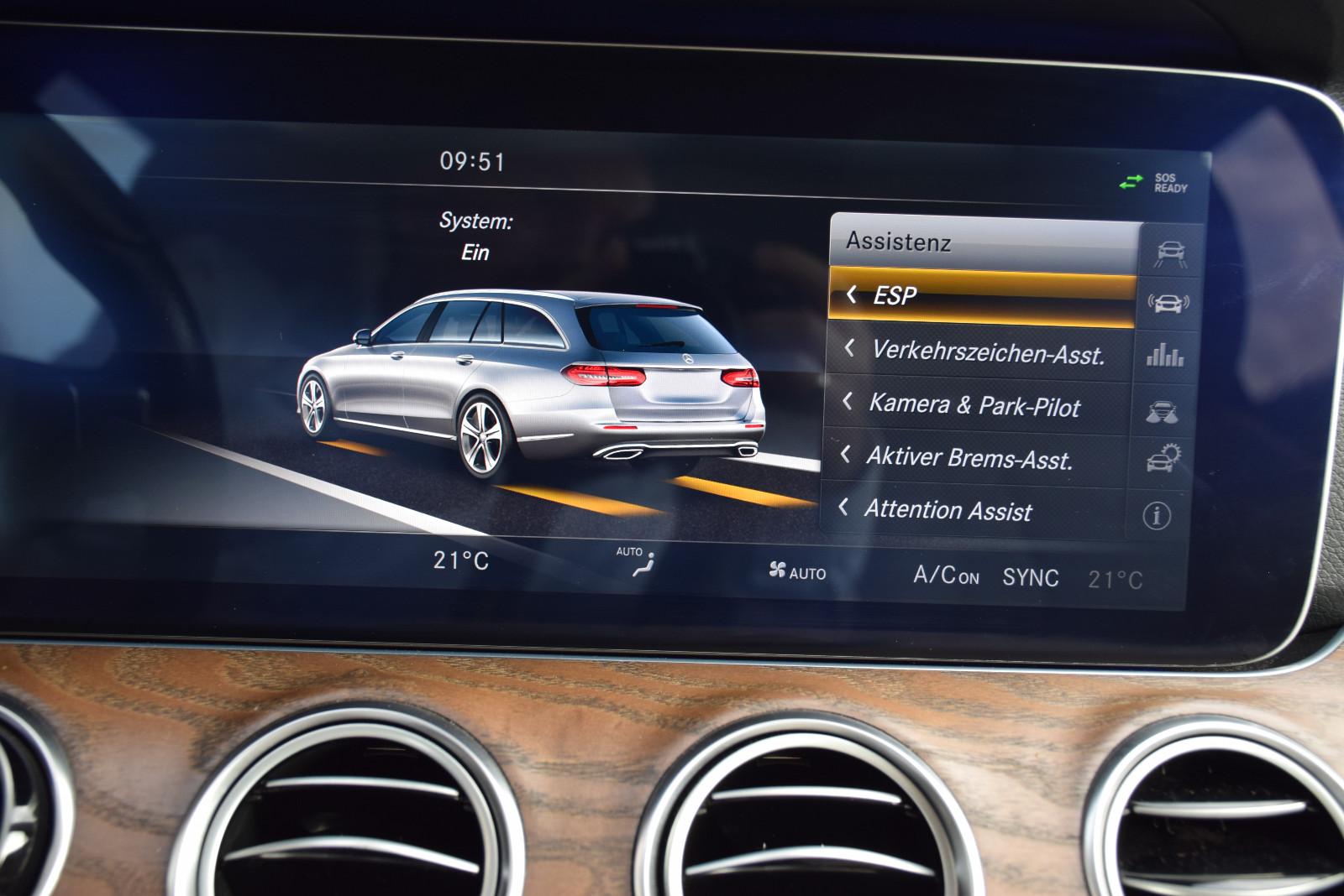 Mercedes-Benz E 220 d T-Modell Avantgarde LED KAMERA AHK SHZ