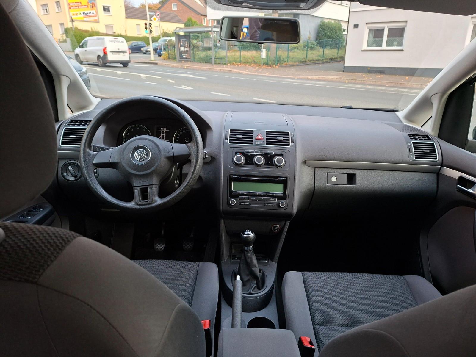 Volkswagen Touran 2010 — photo 7