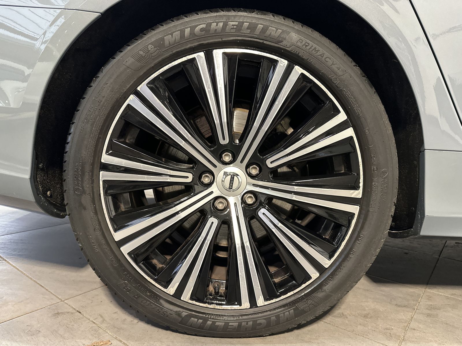 Fahrzeugabbildung Volvo V90 T6 Recharge AWD Core NAV+LED+KAM+SHZ+VC+ACC