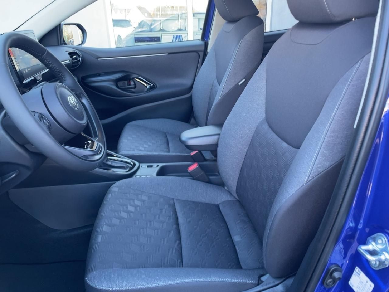 Fahrzeugabbildung Toyota Yaris Hybrid 116 PS Team D + Comfort Paket