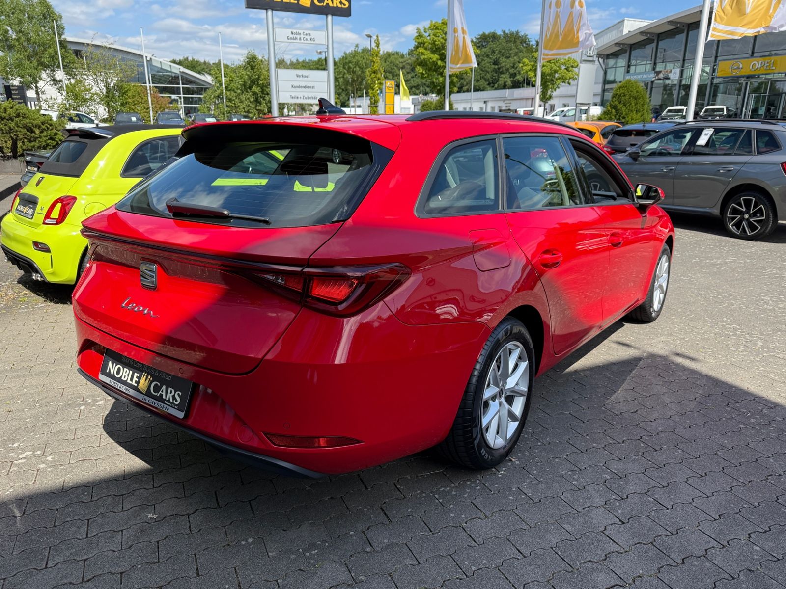 Fahrzeugabbildung SEAT Leon Sportstourer Style SHZ LED ALU