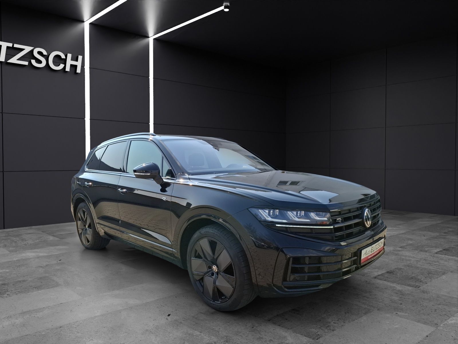Fahrzeugabbildung Volkswagen Touareg TSI eHybrid R-Line 4M Matrix AHK Pano HU