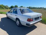Mercedes-Benz 200 E  Limousine  - Mercedes 200 mit Schiebedach