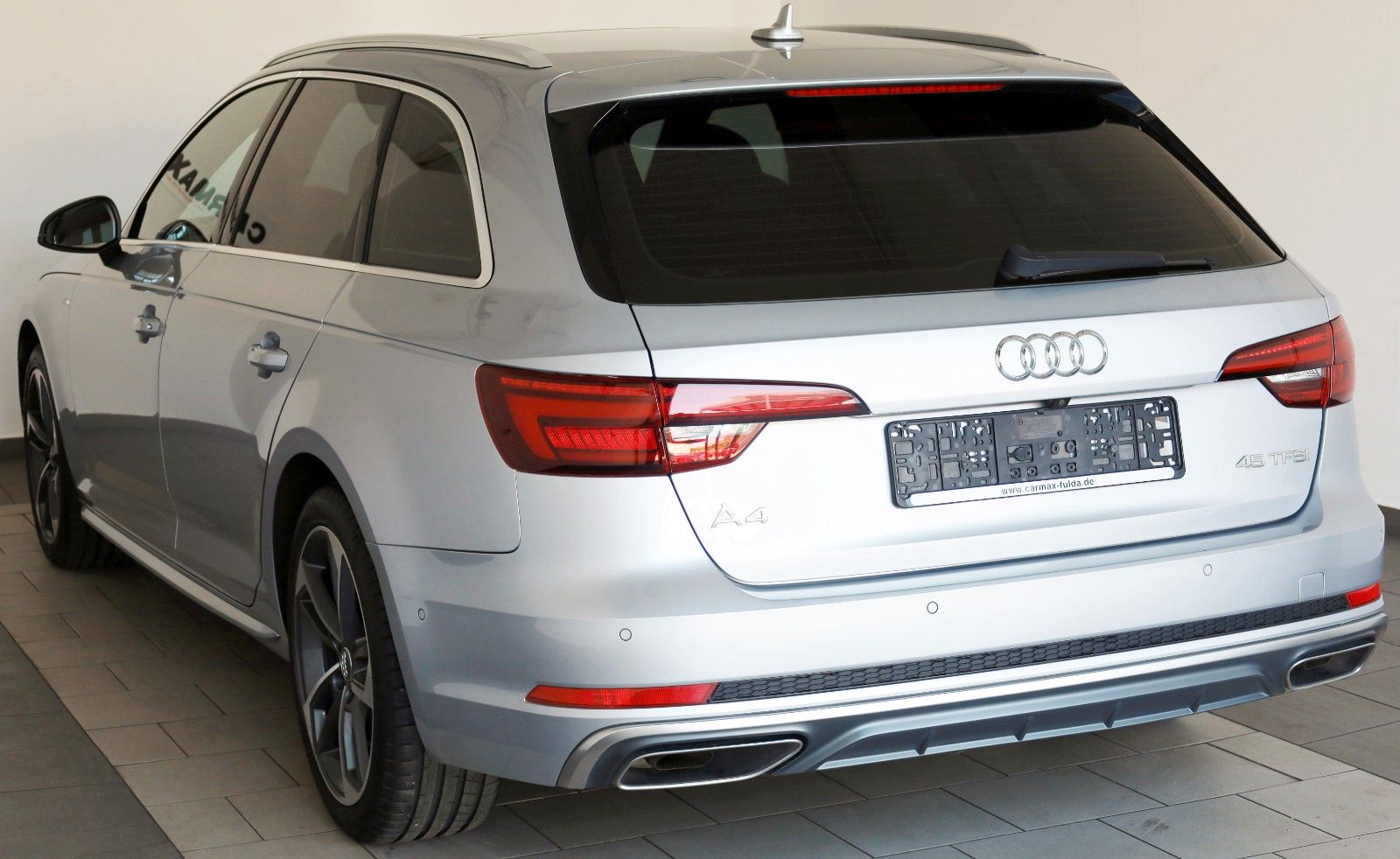 Fahrzeugabbildung Audi A4 Avant 45 TFSI S Line Leder,Navi,LED,Panorama