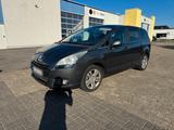 Peugeot 5008 1,6 HDi autom Getriebe - Peugeot 5008 mit Diesel-Antrieb: Kleinbus, 1.6