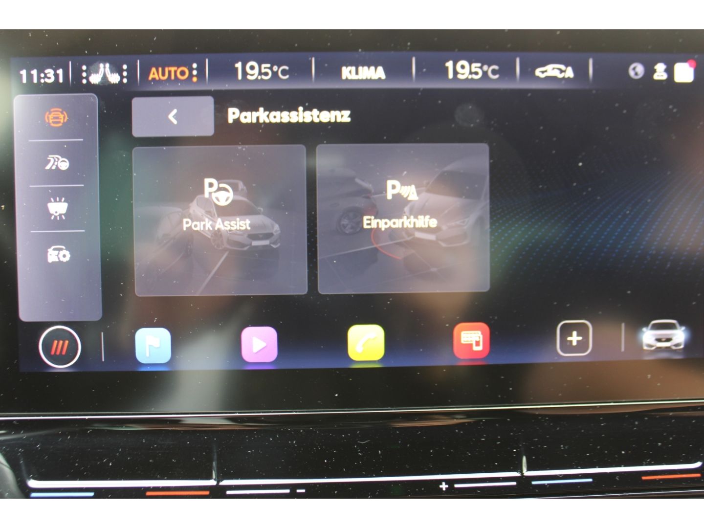 Fahrzeugabbildung CUPRA Leon 2.0 TSI VZ DSG ACC LED Navi PDC RFK SHZg DA