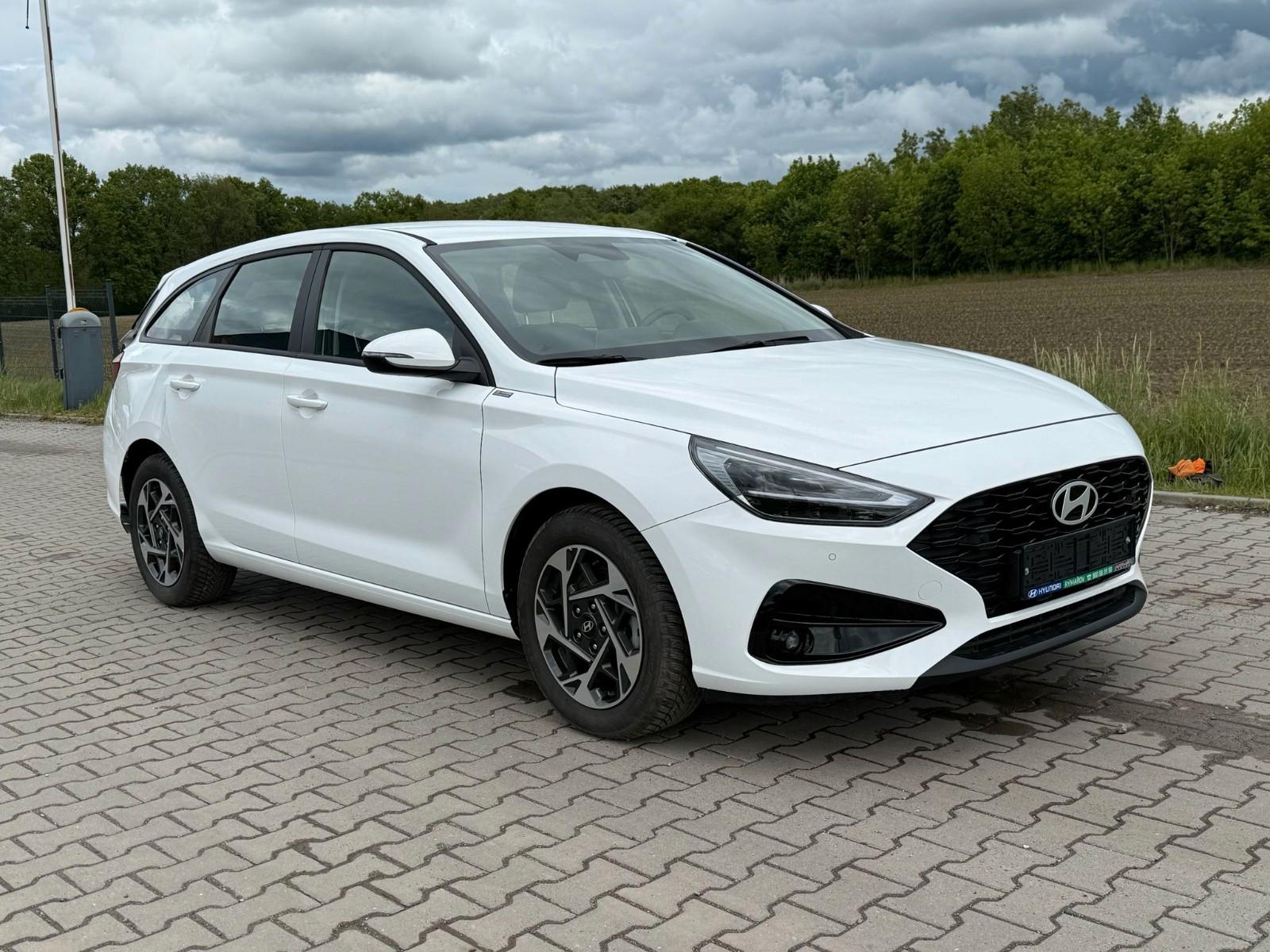 Hyundai i30 1.5 T-GDI Hybrid Advantage