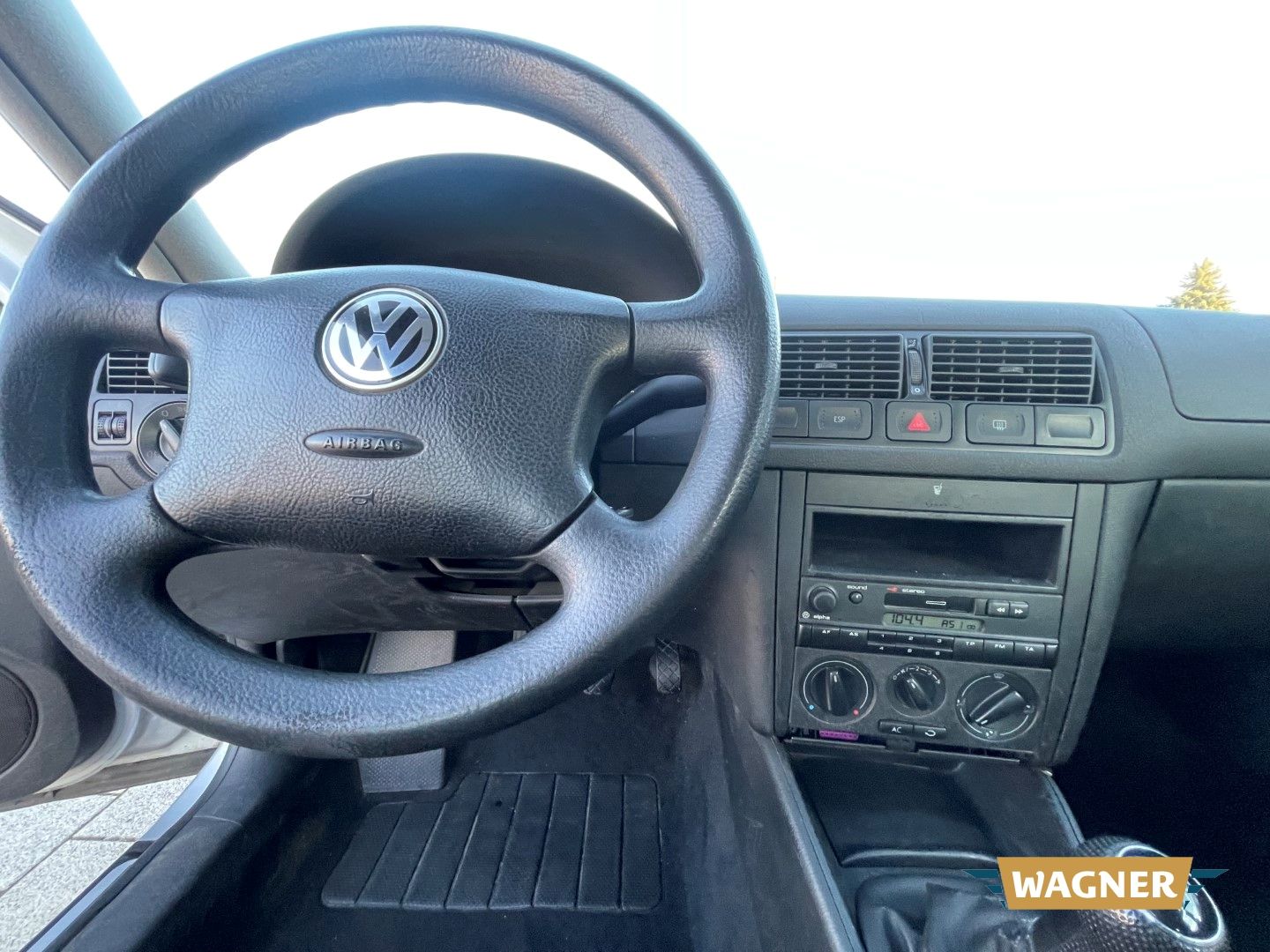 Fahrzeugabbildung Volkswagen Golf IV Edition Klima Servo TÜV 02/2027