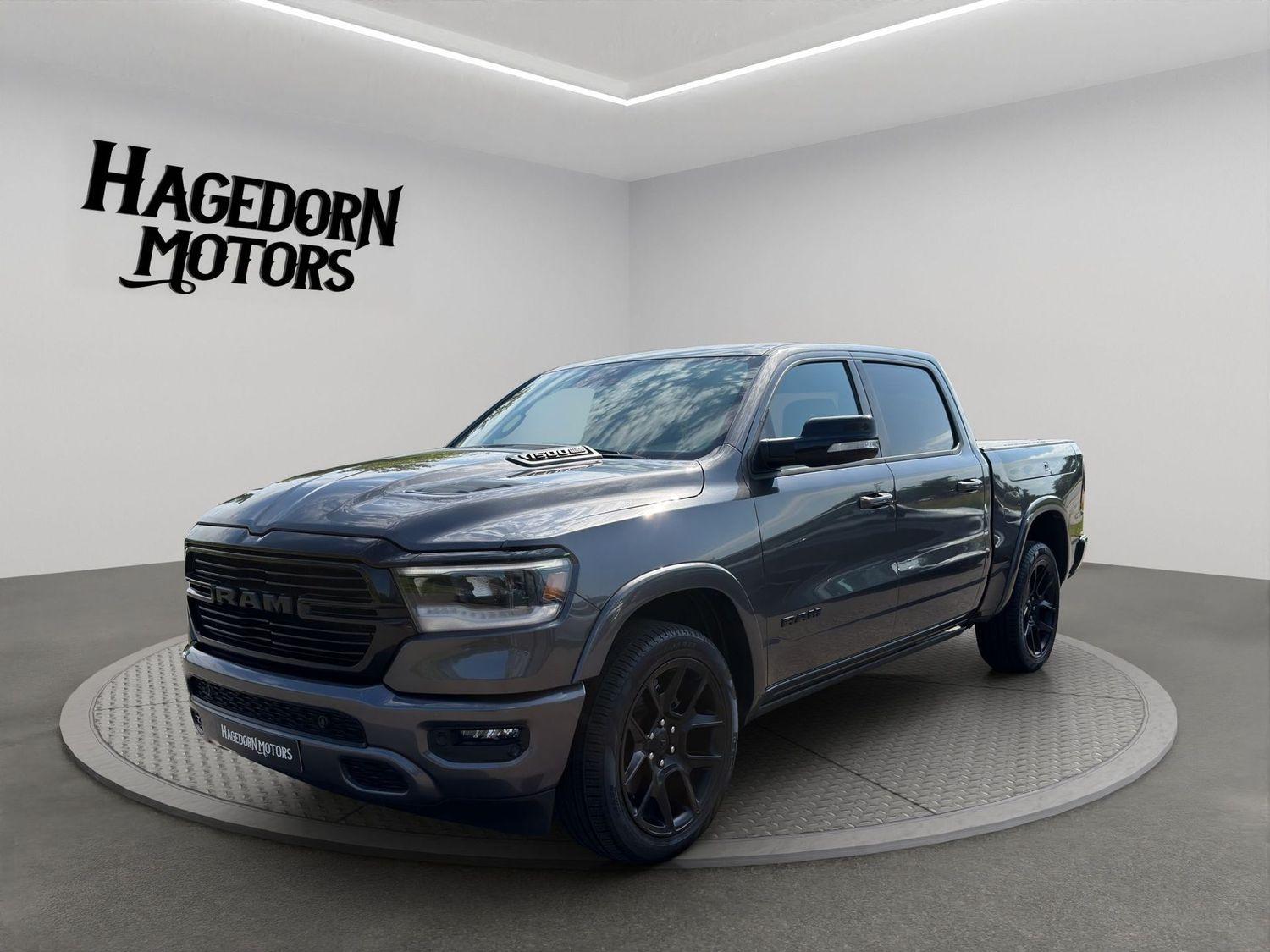 Dodge RAM 1500 5.7 HEMI V8 LARAMIE WIE NEU PANO LED RA