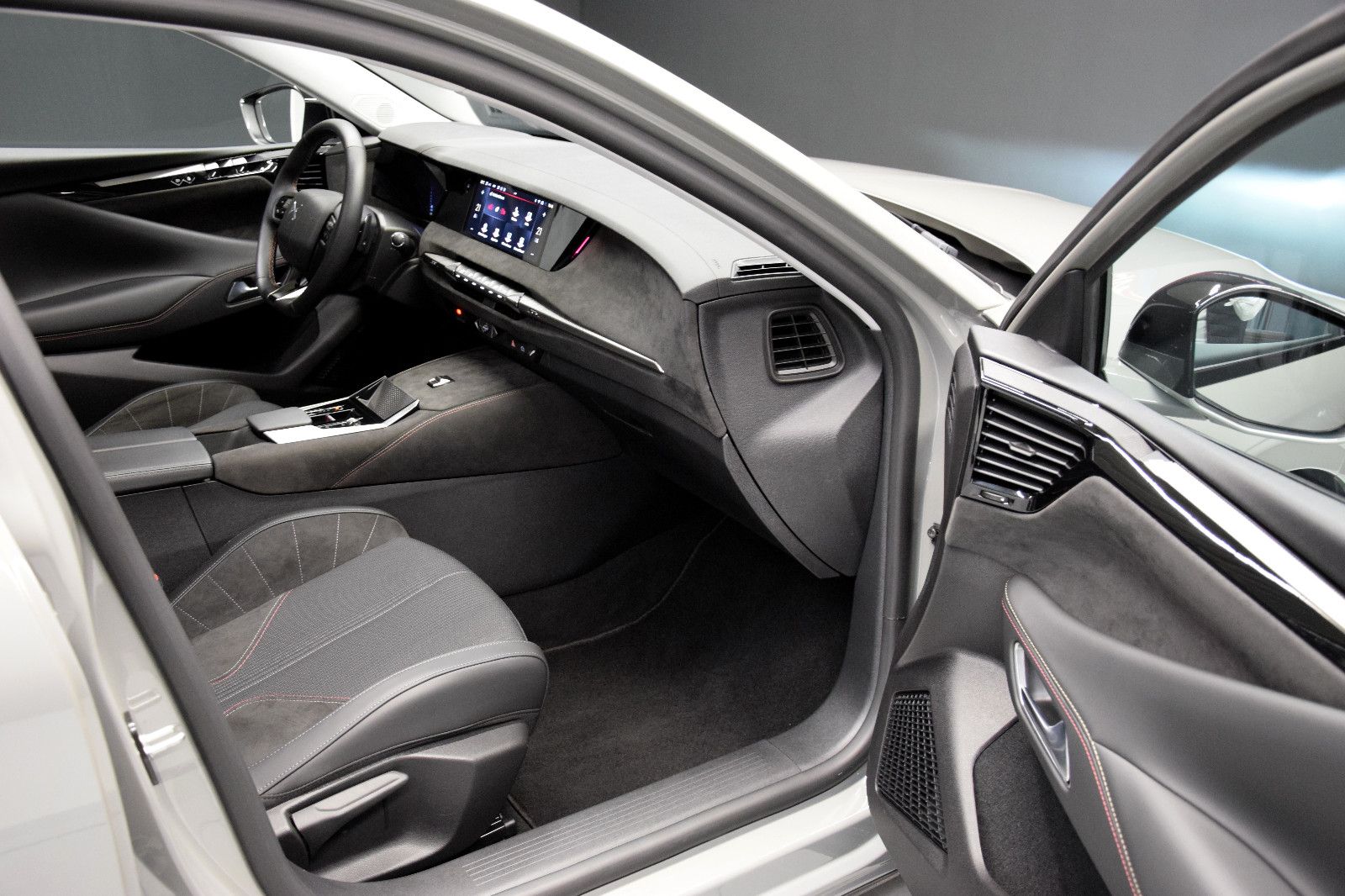 Fahrzeugabbildung DS Automobiles DS4 Performance Line Pano Sitzheizung